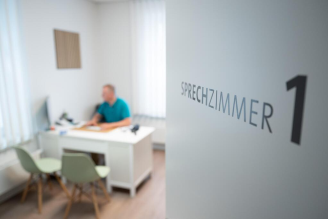 Zum Facharzt knftig nur mit berweisung - aber was, wenn Hausrzte fehlen?