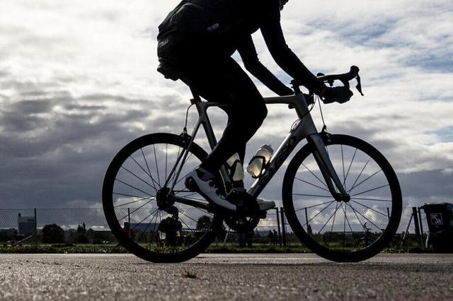 Rennradfahrer kollidiert in Wyhlen mit Pedelec-Fahrerin