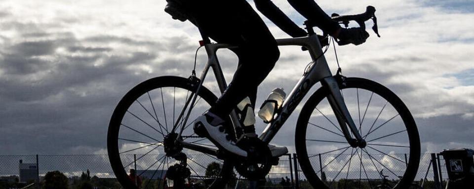 Rennradfahrer kollidiert in Wyhlen mit Pedelec-Fahrerin