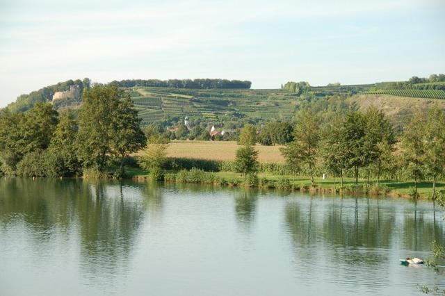Pkw auf Baggersee-Parkplatz in Malterdingen beschädigt