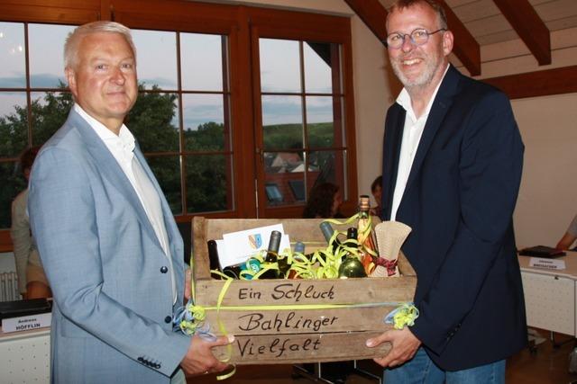 Bahlingen verabschiedet Rechnungsamtsleiter Eckhard Reinacher nach beinahe 30 Jahren