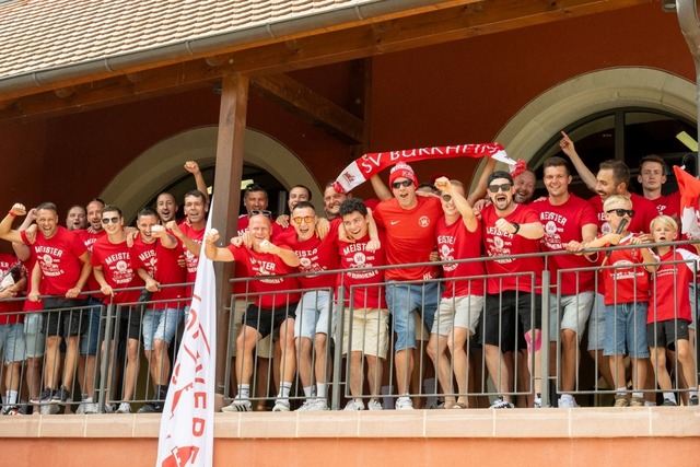 Der Sportverein Burkheim feiert seinen... Goldene Buch der Stadt Vogtsburg ein. | Foto: Ingo Umhauer Der Sportverein Burkheim feiert seinen... Goldene Buch der Stadt Vogtsburg ein. | Foto: Ingo Umhauer