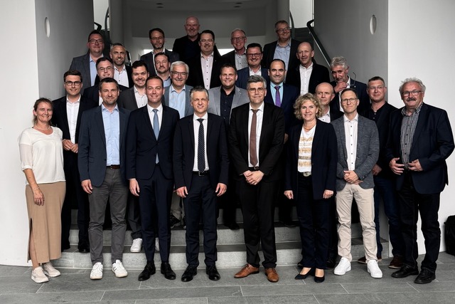 24 Bürgermeister waren zum Austausch i... (Erste Beigeordnete Waldshut-Tiengen) | Foto: Gemeindetag Baden-Württemberg, Kreisverband Waldshut 24 Bürgermeister waren zum Austausch i... (Erste Beigeordnete Waldshut-Tiengen) | Foto: Gemeindetag Baden-Württemberg, Kreisverband Waldshut