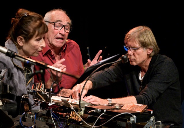 Musikalische Lesung: Renate Obermaier ...Thomas Wenk begleitet sie (von links). | Foto: Marc Doradzillo Musikalische Lesung: Renate Obermaier ...Thomas Wenk begleitet sie (von links). | Foto: Marc Doradzillo