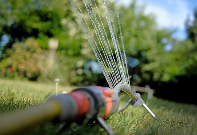 Bürger müssen sich auf höhere Wasserpreise einstellen. | Foto: Martin Gerten (dpa) Bürger müssen sich auf höhere Wasserpreise einstellen. | Foto: Martin Gerten (dpa)