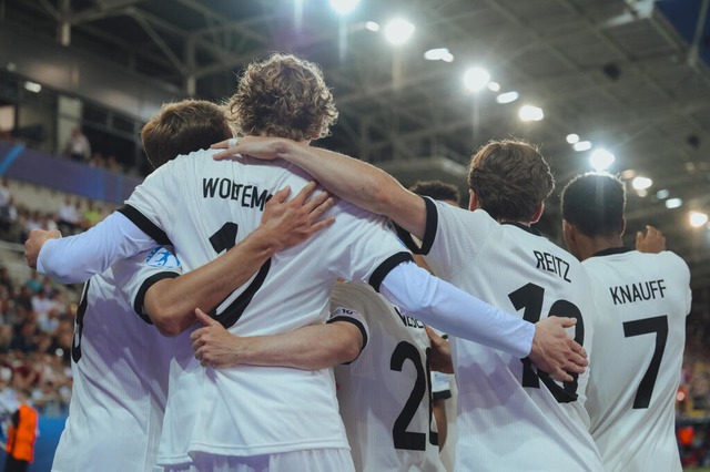 Die deutsche Elf kämpft nun am Samstag um den vierten Titel bei der U21-EM. | Foto: Robert Nemeti (dpa) Die deutsche Elf kämpft nun am Samstag um den vierten Titel bei der U21-EM. | Foto: Robert Nemeti (dpa)