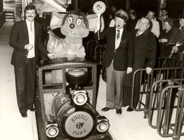 Roland Mack (von links), Heinz Bubel (...neten &quot;Alpenexpress Enzian&quot;.  | Foto: Europa-Park