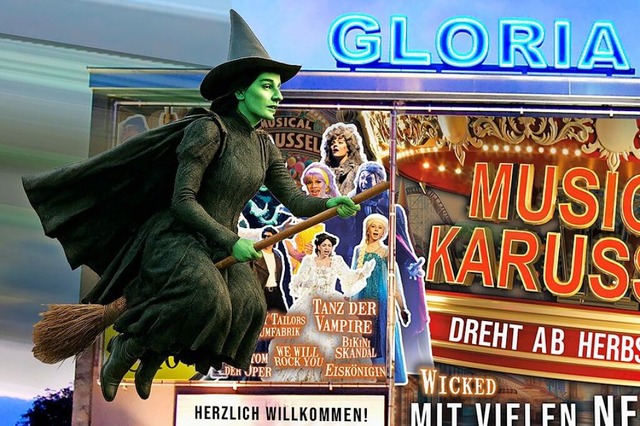 Flugverkehr am Gloria-Theater: Auch di...222;Musical Karussell&#8220; zu hren.  | Foto: Gloria Theater GmbH