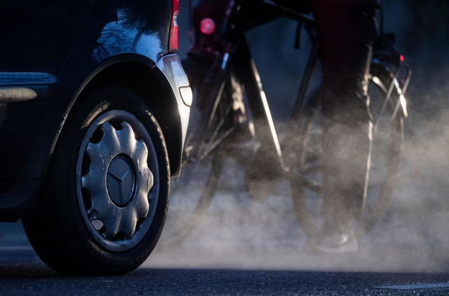 Besonders deutlich werden die Klimaziele im Verkehrsbereich verfehlt. | Foto: Marijan Murat (dpa) Besonders deutlich werden die Klimaziele im Verkehrsbereich verfehlt. | Foto: Marijan Murat (dpa)