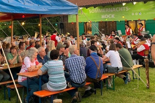 Die Trachtenkapelle Strittmatt ldt zum Sommernachtshock