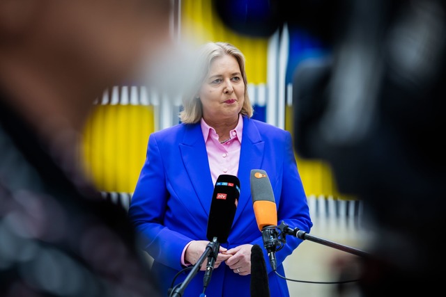 B&auml;rbel Bas will den Mindestlohnbeschluss umsetzen.  | Foto: Christoph Soeder/dpa