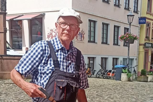 Peter Schaeffert ertrgt keine herumliegenden Kippen in Endingen