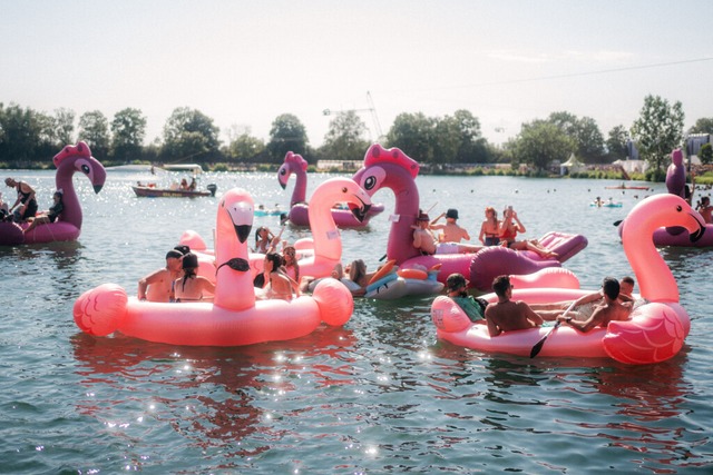 Bikini und Badehose sollte man für das...ot;-Festival auf jeden Fall einpacken. | Foto: Stefan Hipp Bikini und Badehose sollte man für das...ot;-Festival auf jeden Fall einpacken. | Foto: Stefan Hipp