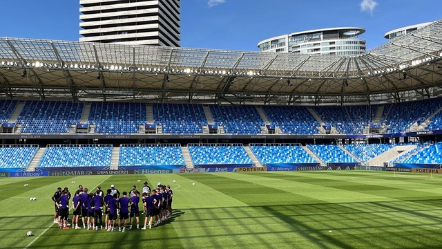 Die U21 stimmt sich auf das EM-Finale ein.  | Foto: Christian Kunz/dpa