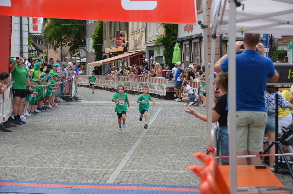 Bambinis beim Einlauf Bambinis beim Einlauf