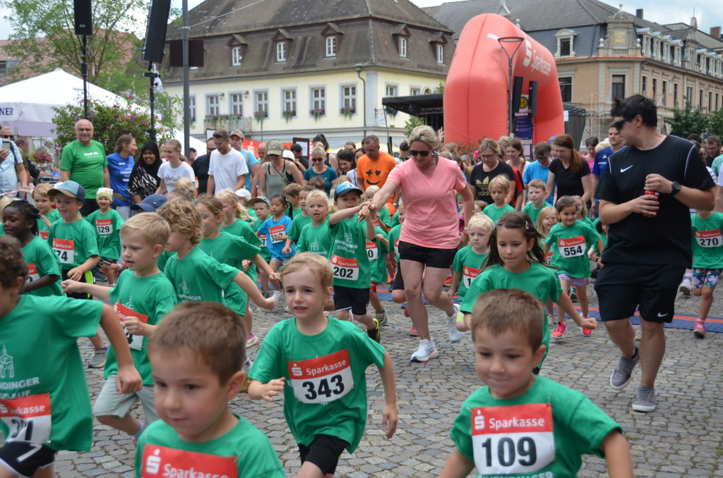 Bambinis beim Einlauf Bambinis beim Einlauf