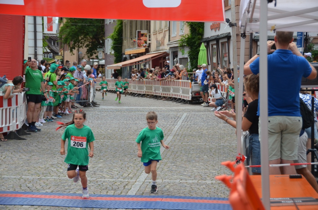 Bambinis beim Einlauf Bambinis beim Einlauf