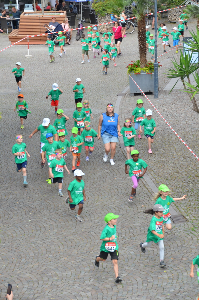 Kindergartenkinder unterwegs Kindergartenkinder unterwegs