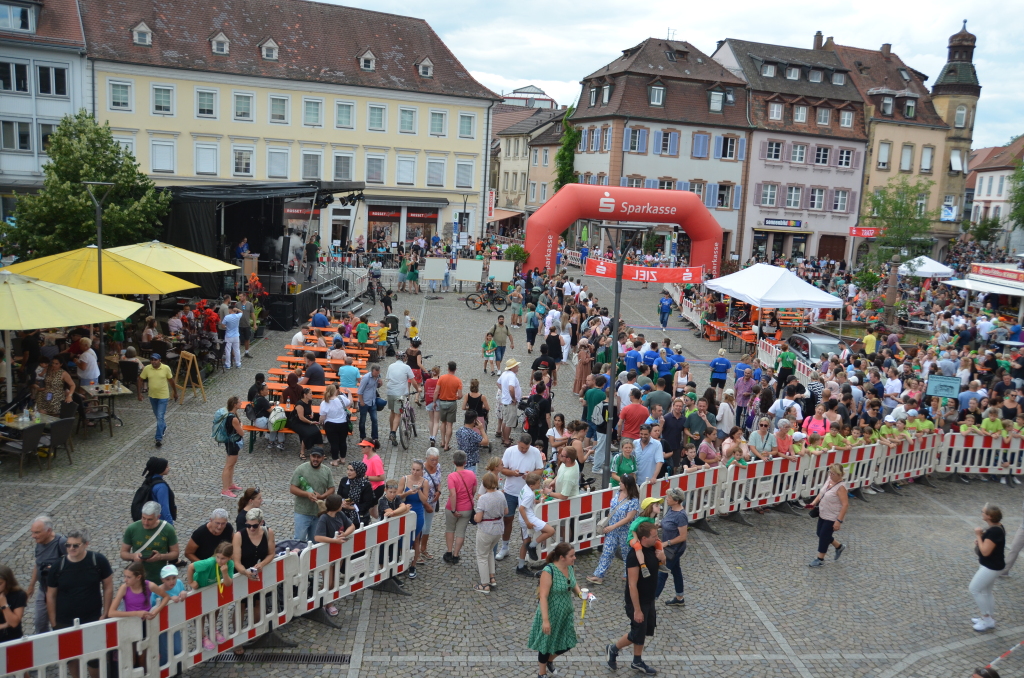 Partystimmung auf dem Marktplatz Partystimmung auf dem Marktplatz