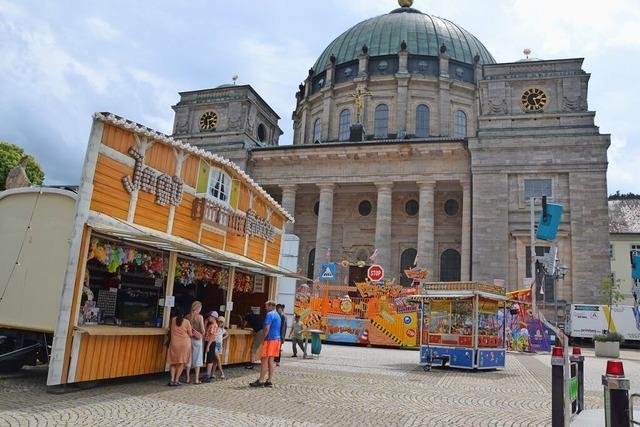 Schiebude und Autoscooter: Freizeitvergngen direkt vorm St.Blasier Dom