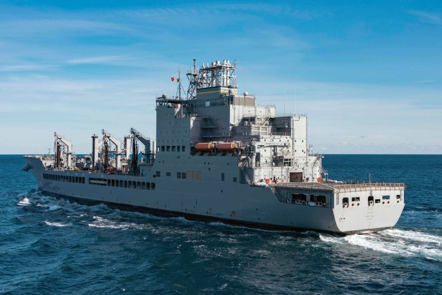 Medien zufolge sollen weitere Schiffe umbenannt werden | Foto: Maxwell Orlosky/U.S. Navy/AP/dpa Medien zufolge sollen weitere Schiffe umbenannt werden | Foto: Maxwell Orlosky/U.S. Navy/AP/dpa