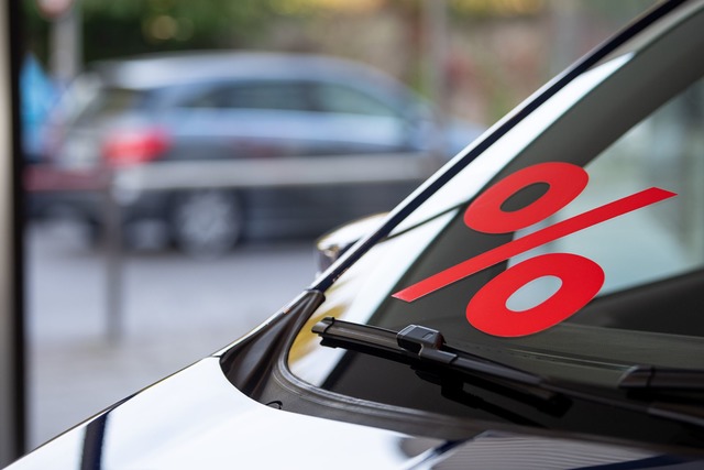 Die Rabatte im deutschen Autohandel si...Nachfrage verbessert hat. (Archivbild) | Foto: Sebastian Gollnow/dpa Die Rabatte im deutschen Autohandel si...Nachfrage verbessert hat. (Archivbild) | Foto: Sebastian Gollnow/dpa