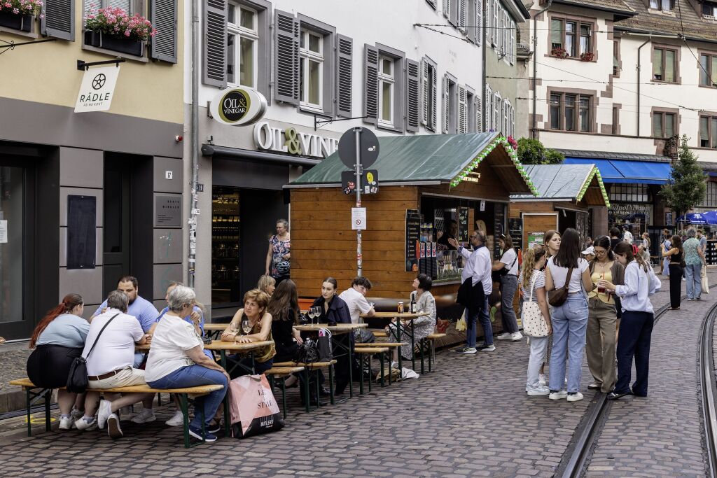 Der Oberlindenhock in Freiburg 2025 geht noch bis zum 29. Juni. Der Oberlindenhock in Freiburg 2025 geht noch bis zum 29. Juni.