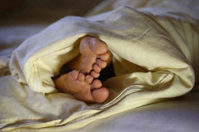 Viele Nickerchen statt einer langen Nacht – bringt das was?