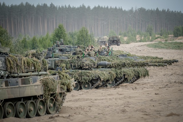 Leopard-2-Panzer der Bundeswehr bei ei...menden Jahren besser bewaffnet werden. | Foto: Kay Nietfeld/dpa Leopard-2-Panzer der Bundeswehr bei ei...menden Jahren besser bewaffnet werden. | Foto: Kay Nietfeld/dpa