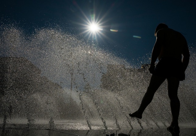 Der Deutsche Wetterdienst (DWD) hat na...ges in Mannheim gemessen. (Symbolbild) | Foto: Peter Kneffel/dpa Der Deutsche Wetterdienst (DWD) hat na...ges in Mannheim gemessen. (Symbolbild) | Foto: Peter Kneffel/dpa
