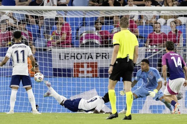 Röhl in der 120. Minute an die Latte: Deutschland unterliegt England knapp im U21-EM-Finale