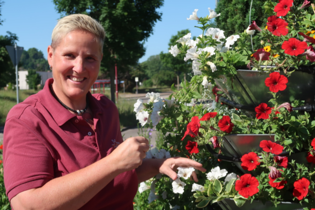 Wie Stadtgrtnerin Sandra Maurer aus Breisach ein blumiges Meisterwerk macht