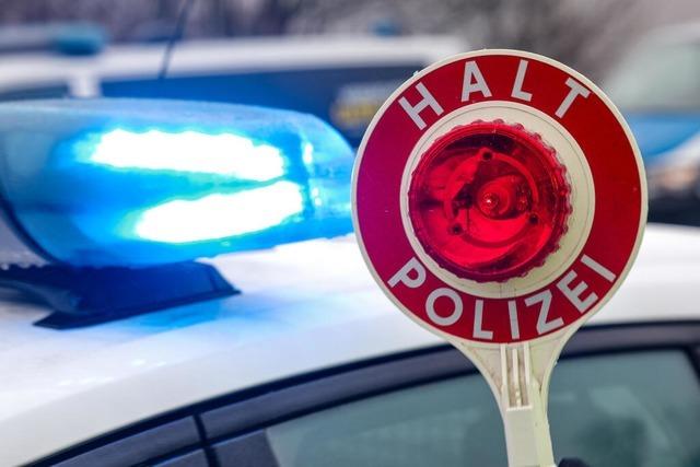 Polizei stoppt Transporter auf der A5 – alkoholisierter Fahrer wollte Kleinwagen rammen