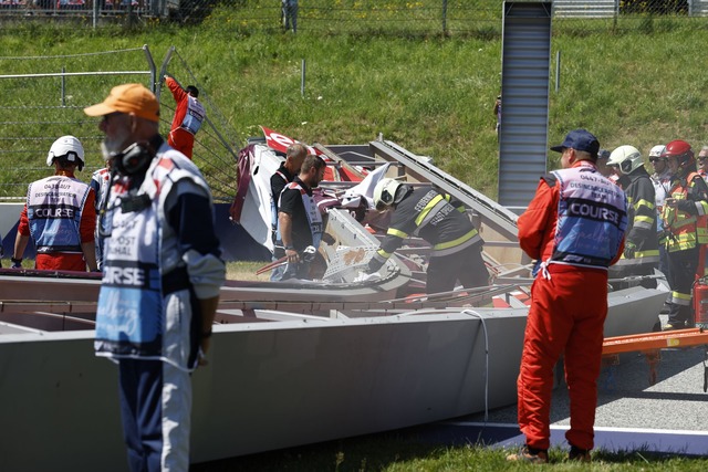 Die Feuerwehr ist in Spielberg im Einsatz.  | Foto: Erwin Scheriau/APA/dpa