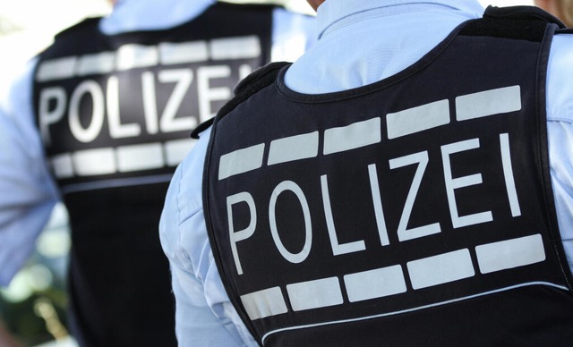 Für eine Ausbildung bei der Polizei im...plante Plätze 2.735 Menschen beworben. | Foto: Silas Stein (dpa) Für eine Ausbildung bei der Polizei im...plante Plätze 2.735 Menschen beworben. | Foto: Silas Stein (dpa)