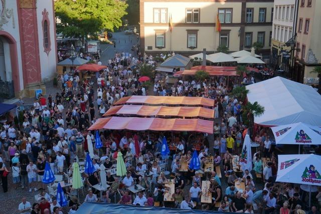 Zum Brckenfest wurde in Bad Sckingen bis spt in die Nacht gefeiert