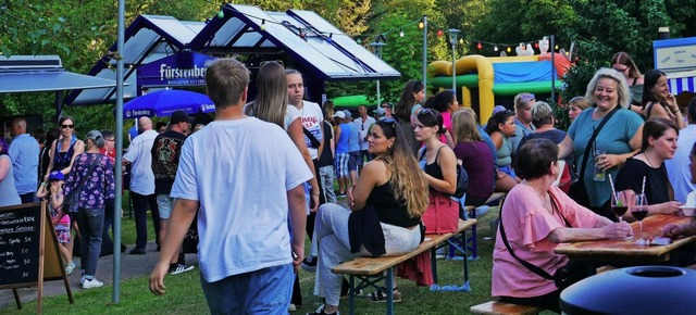 Nachdem die Temperaturen etwas zurckgingen,  wurde es voll im Kurgarten.   | Foto: Eva Korinth