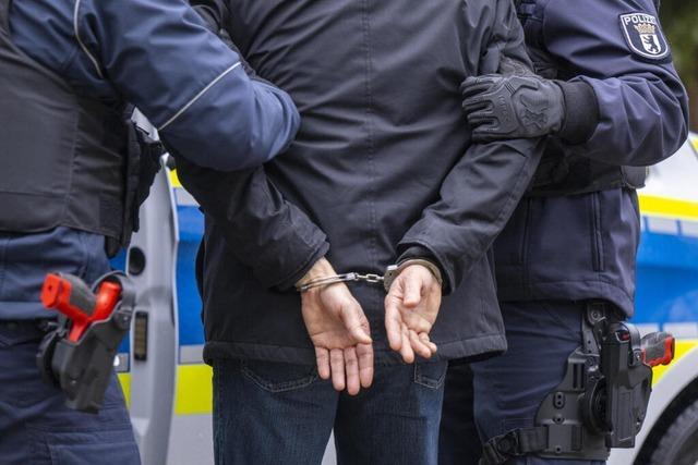 Polizei fasst zwei Verdchtige nach Diebstahl auf einem Firmengelnde in Seelbach