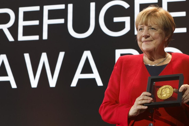 Angela Merkel mit dem UNHCR Nansen Refugee Award (Archivfoto) | Foto: Stefan Wermuth (dpa) Angela Merkel mit dem UNHCR Nansen Refugee Award (Archivfoto) | Foto: Stefan Wermuth (dpa)