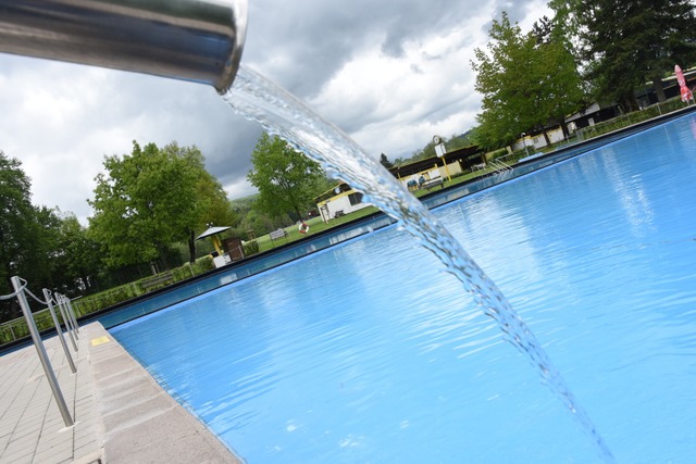 Das Freibad in Steinen ist derzeit geschlossen (Archivbild). | Foto: Robert Bergmann Das Freibad in Steinen ist derzeit geschlossen (Archivbild). | Foto: Robert Bergmann