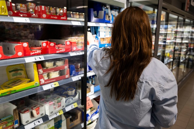 Auch wenn sich die Inflation normalisi...tiegenen Preise im Alltag (Archivbild)  | Foto: Philip Dulian/dpa