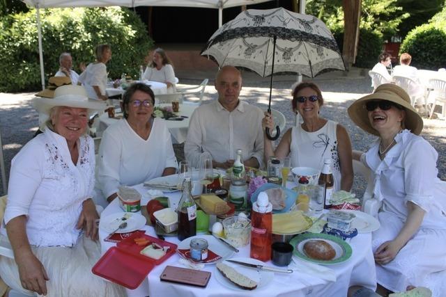 Ganz in Wei, aber bunt gemischt: Das White Brunch im Stadtpark Lahr erwies sich als integratives Event