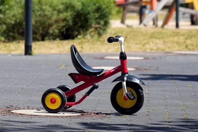 Hitzewelle: Sollten Kinder in der Mittagssonne drauen spielen?