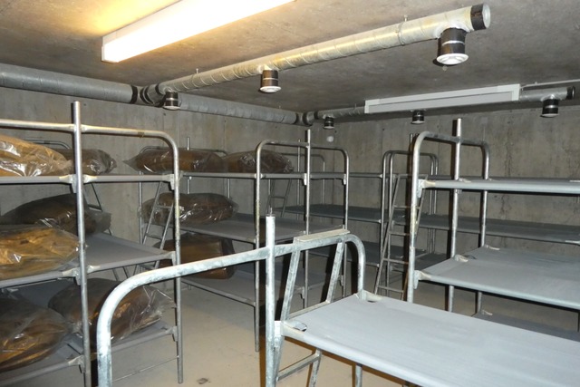 Der Atomschutzbunker unter dem ehemali...elnde in der Neustdter Gutachstrae.  | Foto: Roland Weis
