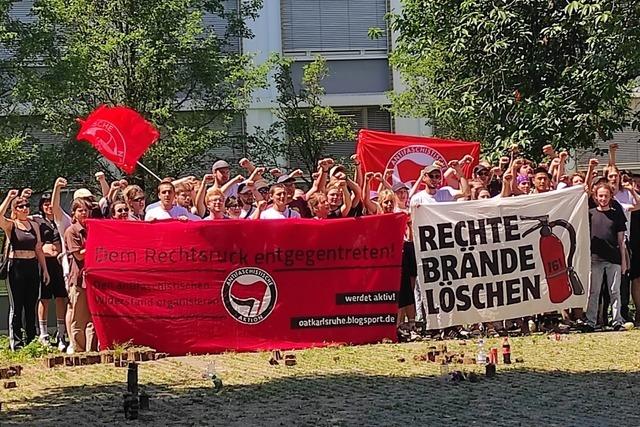 Linker Politaktivist muss fr eine Feuerlscherattacke bei Anti-AfD-Demo in Offenburg in Haft