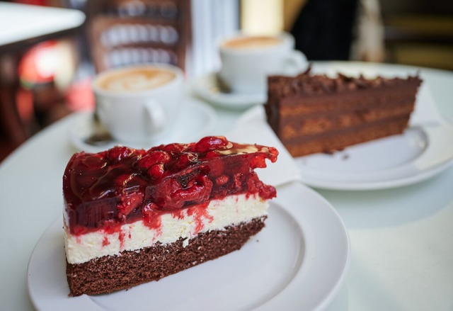 Kuchenspender werden noch gesucht. | Foto: Annette Riedl (dpa) Kuchenspender werden noch gesucht. | Foto: Annette Riedl (dpa)
