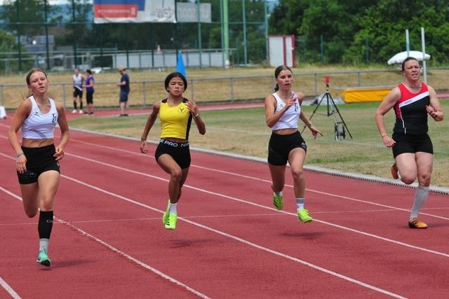 Sportliche Hhenflge und strmische Winde der Athleten in Lffingen