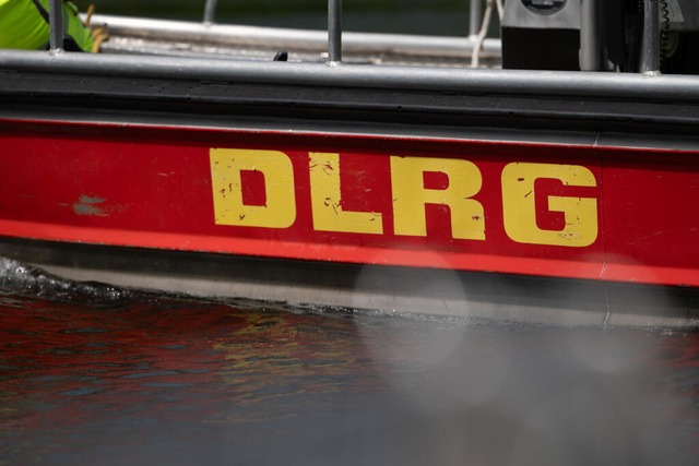 Bei der Bergung war die Deutsche Leben...schaft (DLRG) im Einsatz (Symbolfoto). | Foto: Markus Lenhardt (dpa) Bei der Bergung war die Deutsche Leben...schaft (DLRG) im Einsatz (Symbolfoto). | Foto: Markus Lenhardt (dpa)