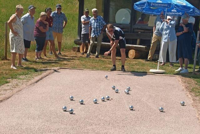 Ibachs Brgermeister glnzt beim Boule