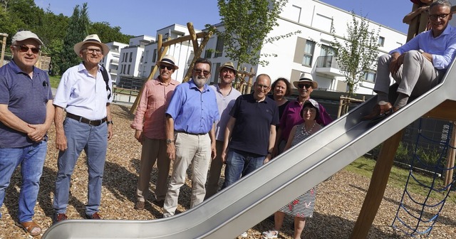 Einweihung des neuen Spielplatzes mit ...r Stadtverwaltung und des Gemeinderats  | Foto: Stadt Lahr